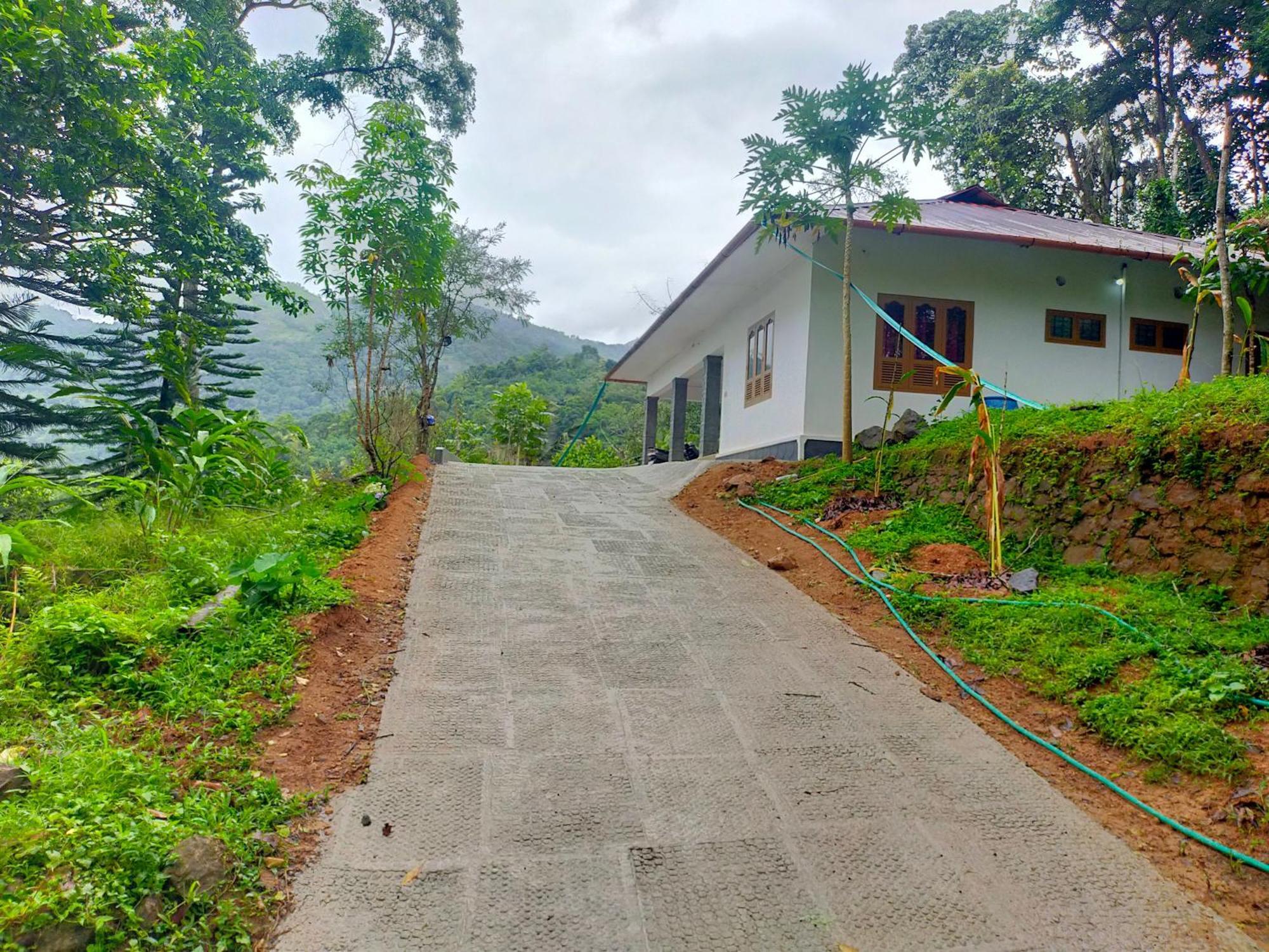 Anivilla Holiday Home Kunjithanny Anachal Екстер'єр фото