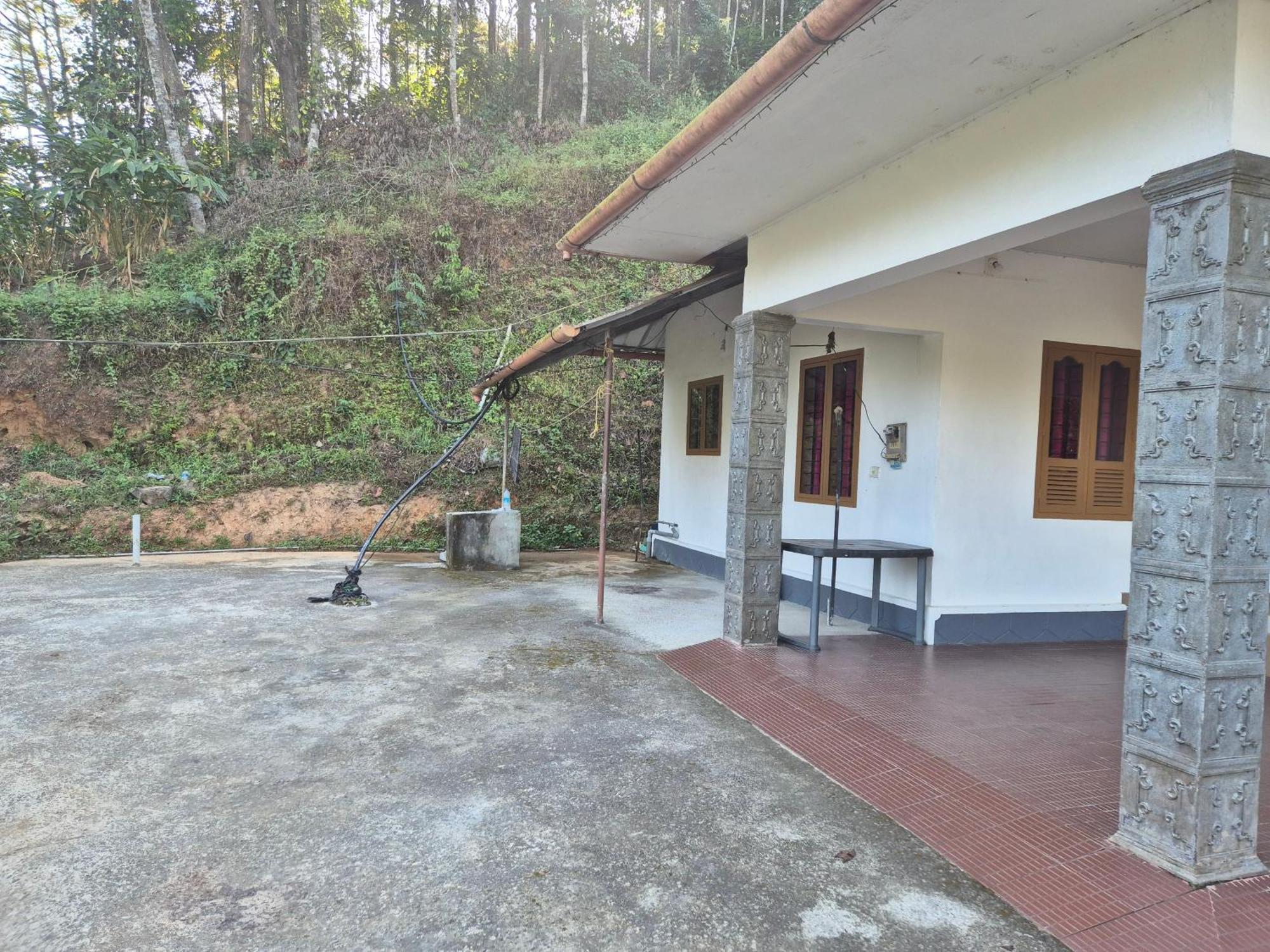 Anivilla Holiday Home Kunjithanny Anachal Екстер'єр фото